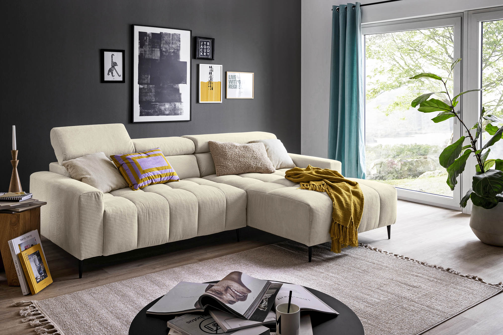 Wohnlandschaft Ottomane links Cord beige - manuellen Kopfteilverstellungen - inkl. 2 mittlere Kissen - mit elektrische Sitztiefenverstellung