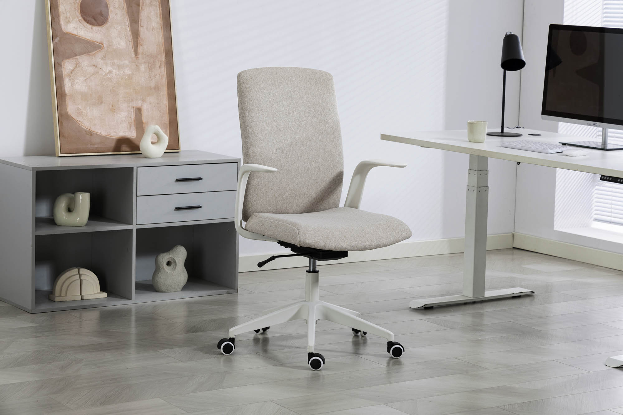 Duo Collection Flame Drehstuhl sand - Weight Balance Mechanismus, Sicherheitsdoppelrollen, stufenlose Sitzhöhenverstellung
