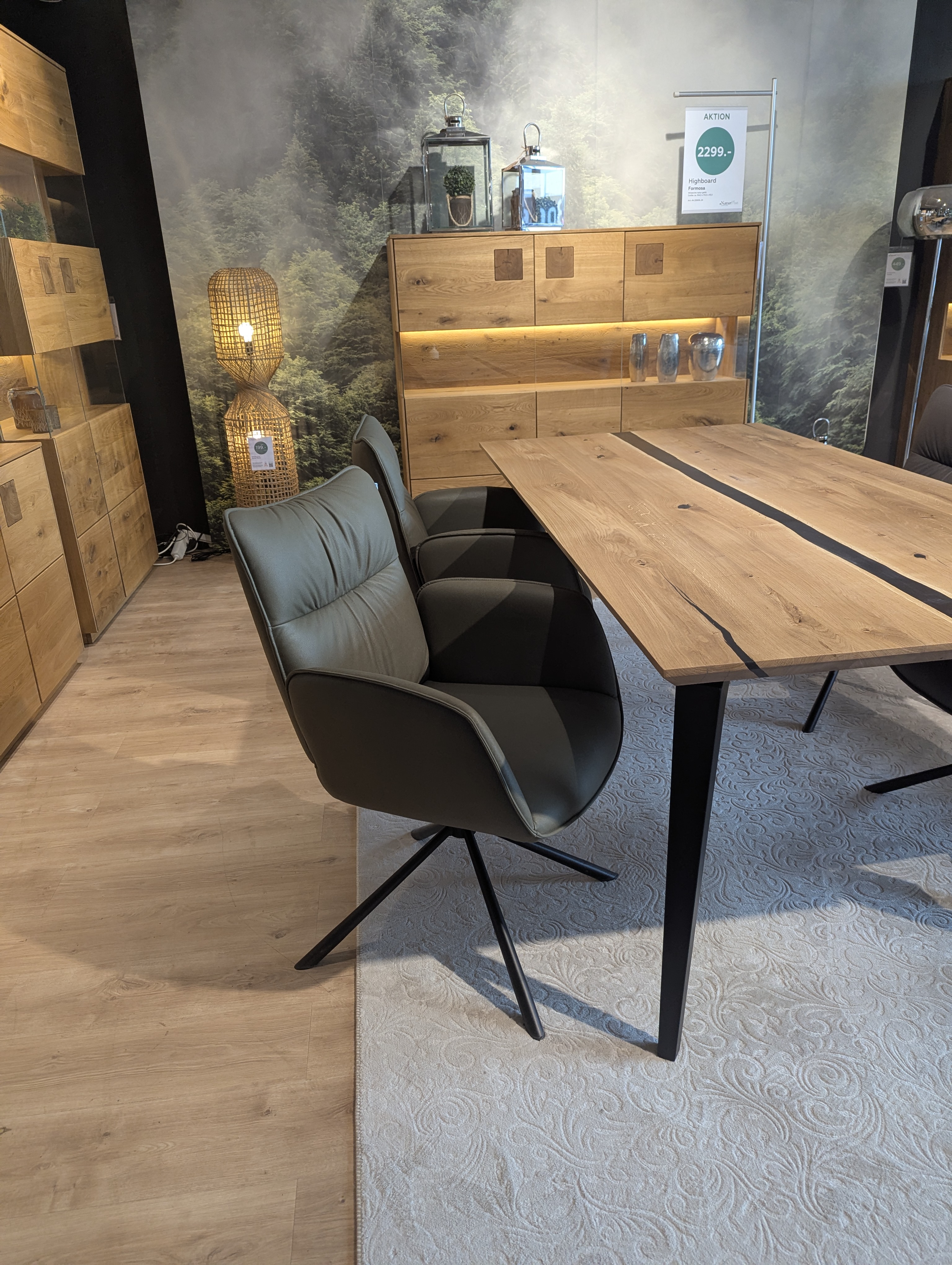 4-Fuß-Stuhl mit Armlehne MALTA - AUSSTELLUNGSSTÜCK